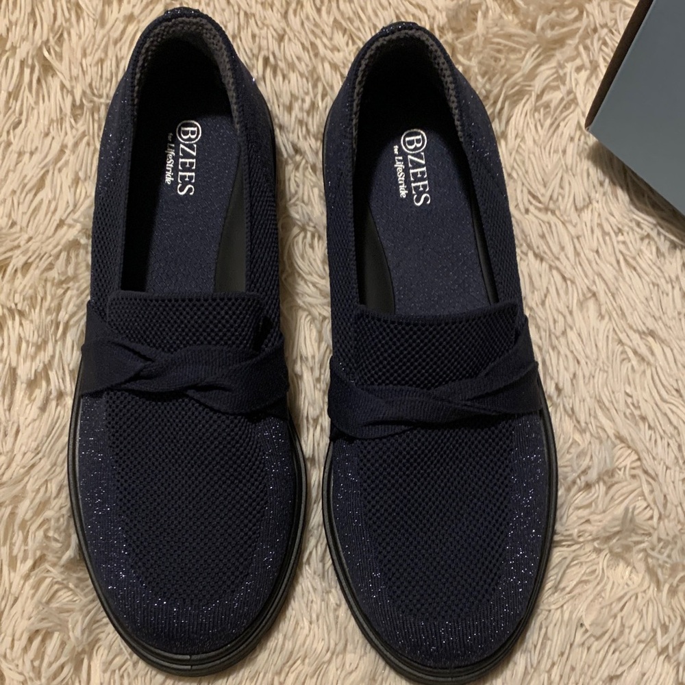 Bzees Midnight Blue Slip-On Loafers 9.5 WIDE